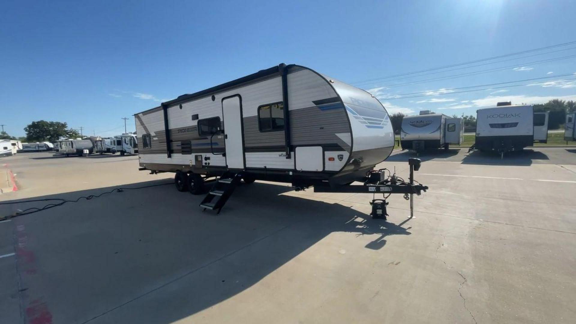 2023 HEARTLAND PIONEER QB300 (5SFPB3527PE) , Length: 35 ft. | Dry Weight: 6,896 lbs.| Gross Weight: 9,000 lbs. | Slides: 1 transmission, located at 4319 N Main Street, Cleburne, TX, 76033, (817) 221-0660, 32.435829, -97.384178 - Photo#3