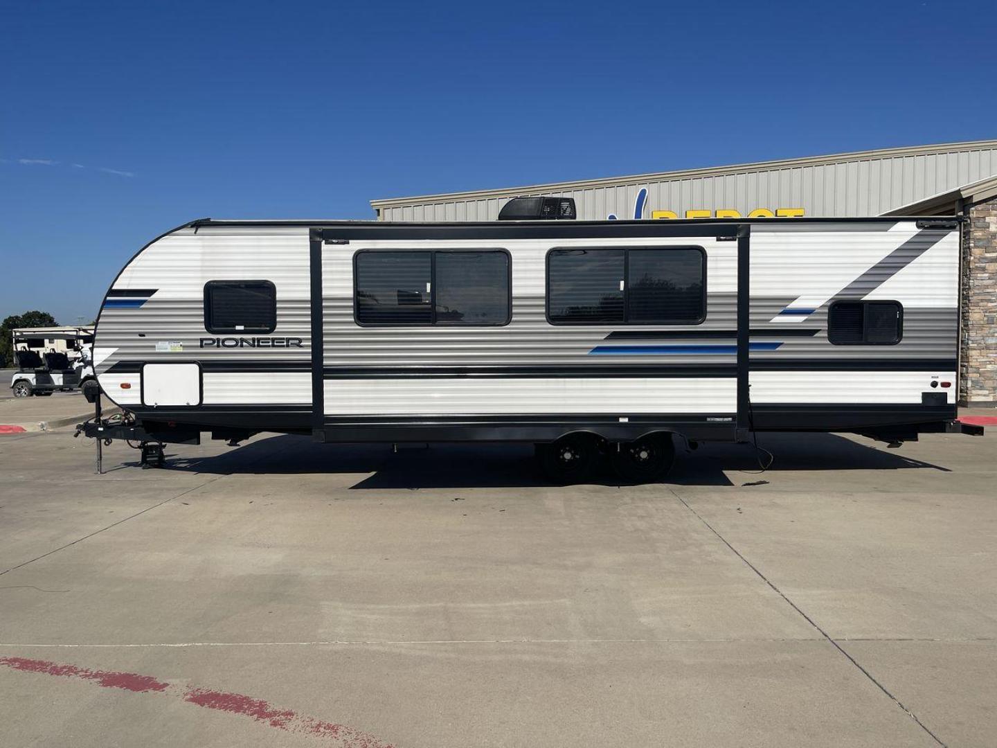 2023 HEARTLAND PIONEER QB300 (5SFPB3527PE) , Length: 35 ft. | Dry Weight: 6,896 lbs.| Gross Weight: 9,000 lbs. | Slides: 1 transmission, located at 4319 N Main Street, Cleburne, TX, 76033, (817) 221-0660, 32.435829, -97.384178 - Photo#24