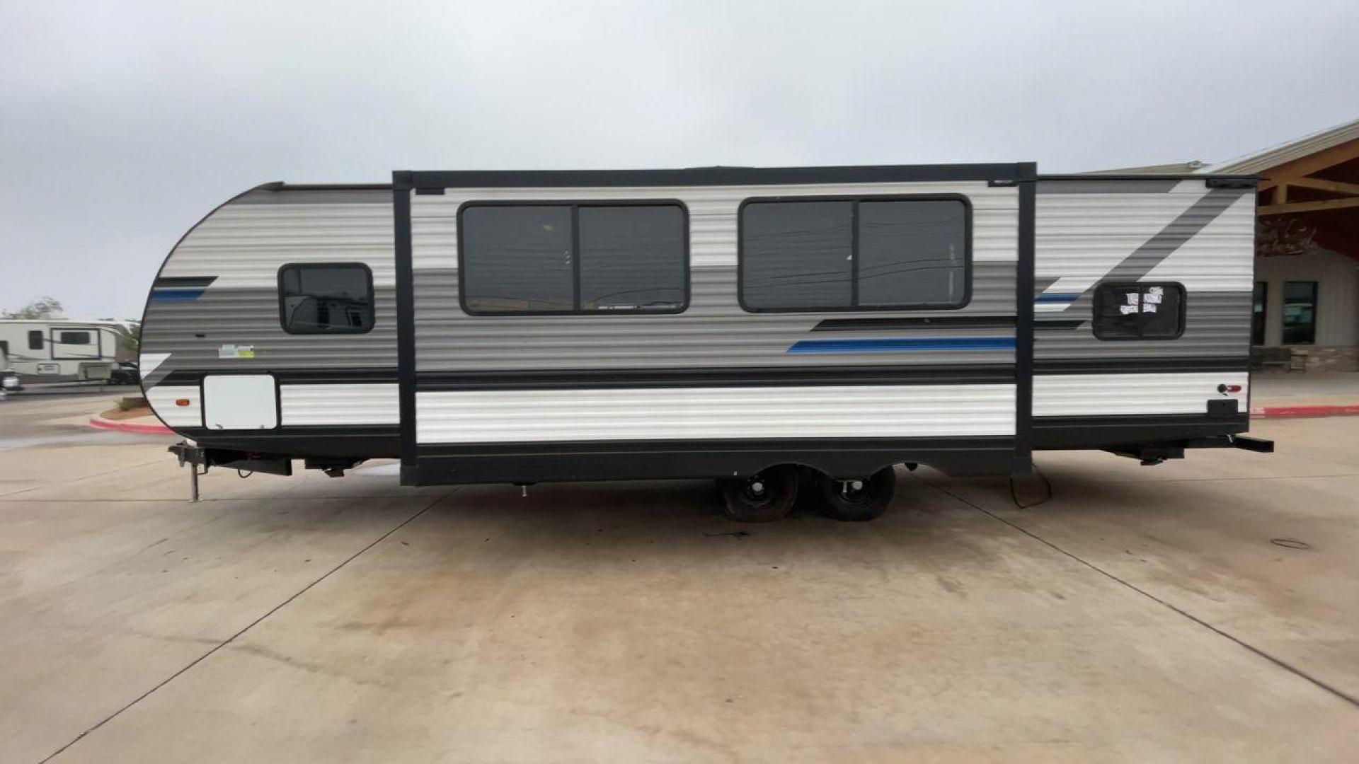 2023 HEARTLAND PIONEER QB300 (5SFPB3524PE) , Length: 35 ft. | Dry Weight: 6,896 lbs. | Gross Weight: 9,000 lbs. | Slides: 1 transmission, located at 4319 N Main Street, Cleburne, TX, 76033, (817) 221-0660, 32.435829, -97.384178 - The 2023 Heartland Pioneer QB300 is a spacious travel trailer, perfect for family adventures. Measuring 35 feet in length, it features a single slideout, which significantly expands the interior space, creating a comfortable living environment. With a dry weight of 6,896 lbs and a gross weight of 9, - Photo#6