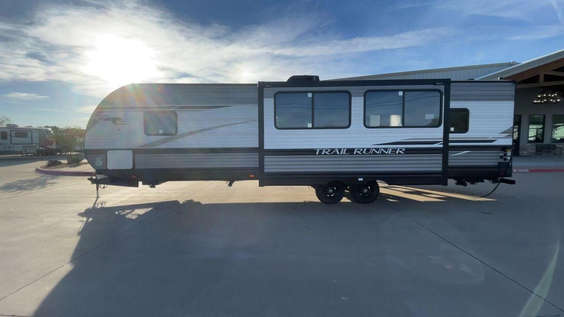 2023 HEARTLAND TRAIL RUNNER 31DB (5SFEB3721PE) , Length: 36.92 ft | Dry Weight: 7,040 lbs | GVWR: 9,642 lbs | Slides: 1 transmission, located at 4319 N Main Street, Cleburne, TX, 76033, (817) 221-0660, 32.435829, -97.384178 - A roomy and family-friendly travel trailer, the 2023 Heartland Trail Runner 31DB ensures a relaxing and delightful camping experience. This model accommodates larger parties and has contemporary conveniences to make your outdoor experiences unforgettable. It also has a well-designed floor plan. This - Photo#6