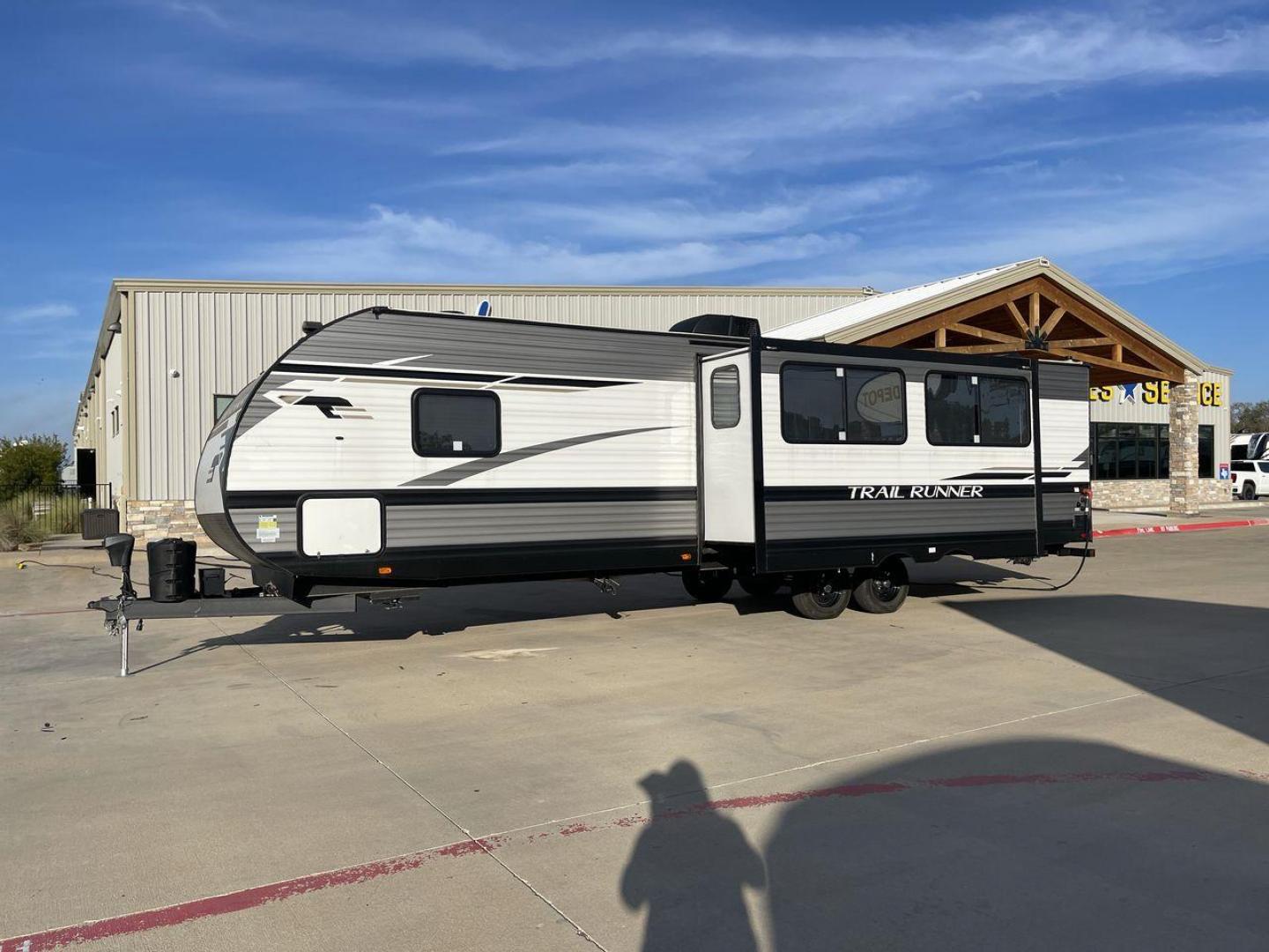 2023 HEARTLAND TRAIL RUNNER 31DB (5SFEB3726PE) , Length: 36.92 ft | Dry Weight: 7,040 lbs | GVWR: 9,642 lbs | Slides: 1 transmission, located at 4319 N Main Street, Cleburne, TX, 76033, (817) 221-0660, 32.435829, -97.384178 - The 2023 Heartland Trail Runner 31DB is a versatile and spacious travel trailer designed for families and adventure enthusiasts. This vehicle is the perfect option for families or groups looking to embark on memorable road trips. The travel trailer is a bunkhouse, and features a family-centric layou - Photo#25