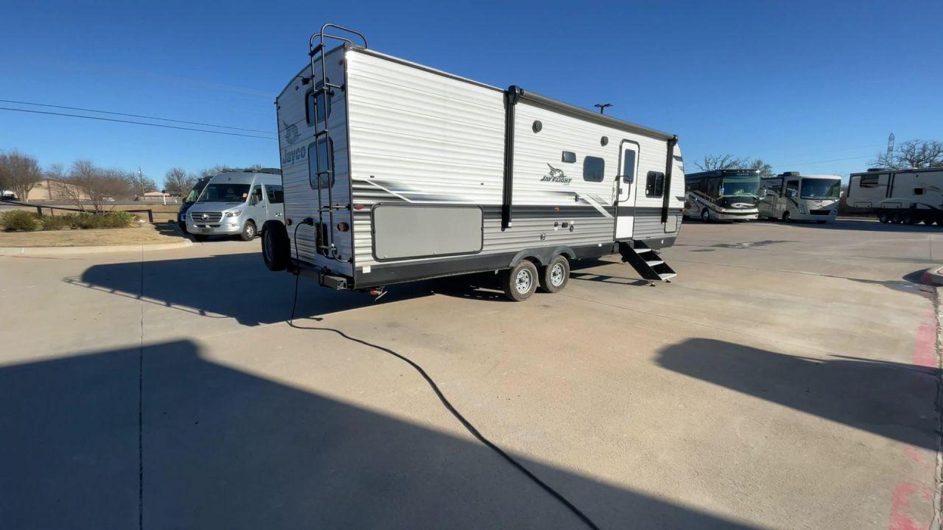 2023 JAYCO JAYFLIGHT 267BHS (1UJBC0BP0P1) , located at 4319 N Main Street, Cleburne, TX, 76033, (817) 221-0660, 32.435829, -97.384178 - Photo#1