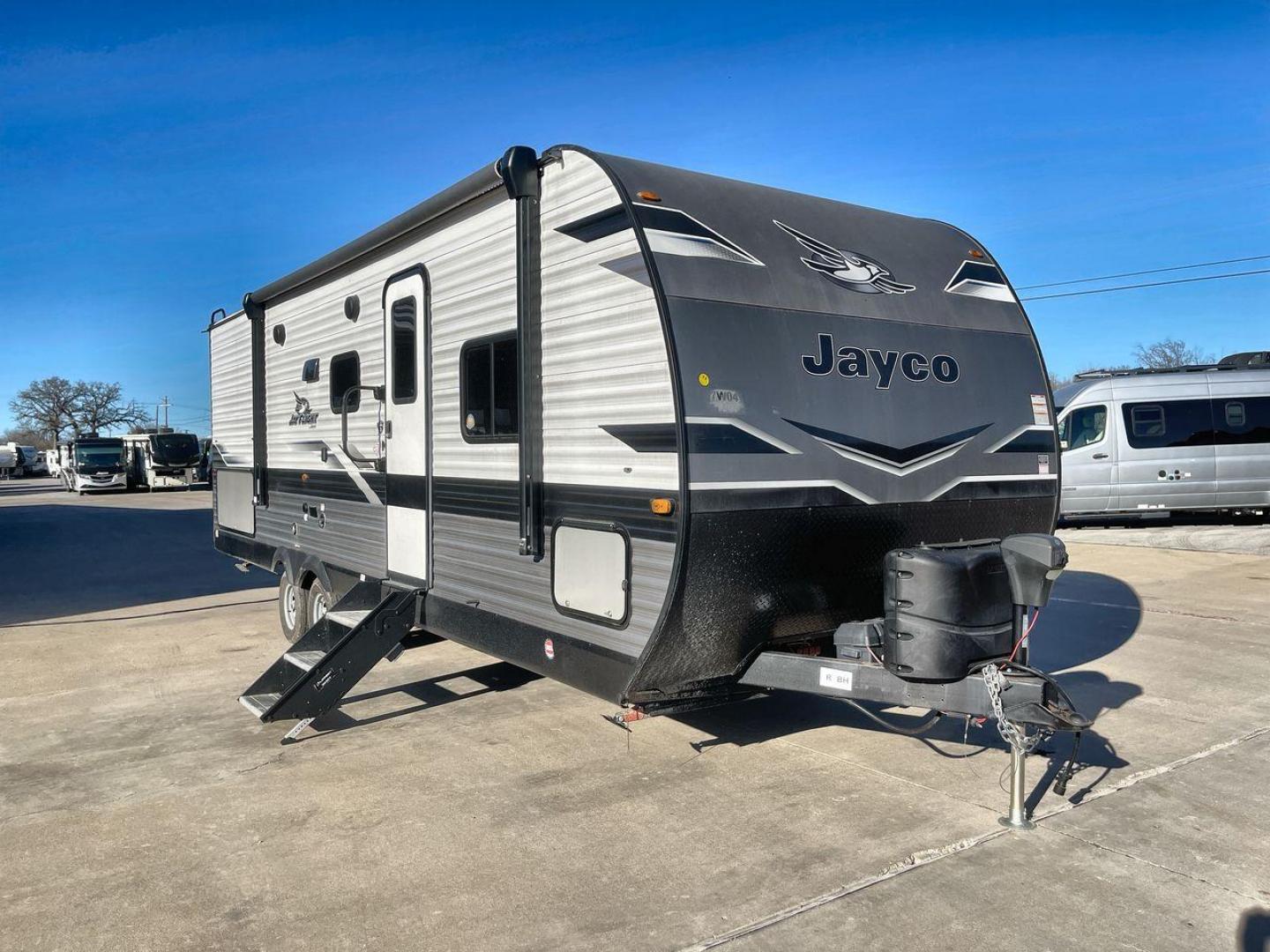 2023 JAYCO JAYFLIGHT 267BHS (1UJBC0BP0P1) , located at 4319 N Main Street, Cleburne, TX, 76033, (817) 221-0660, 32.435829, -97.384178 - Photo#22