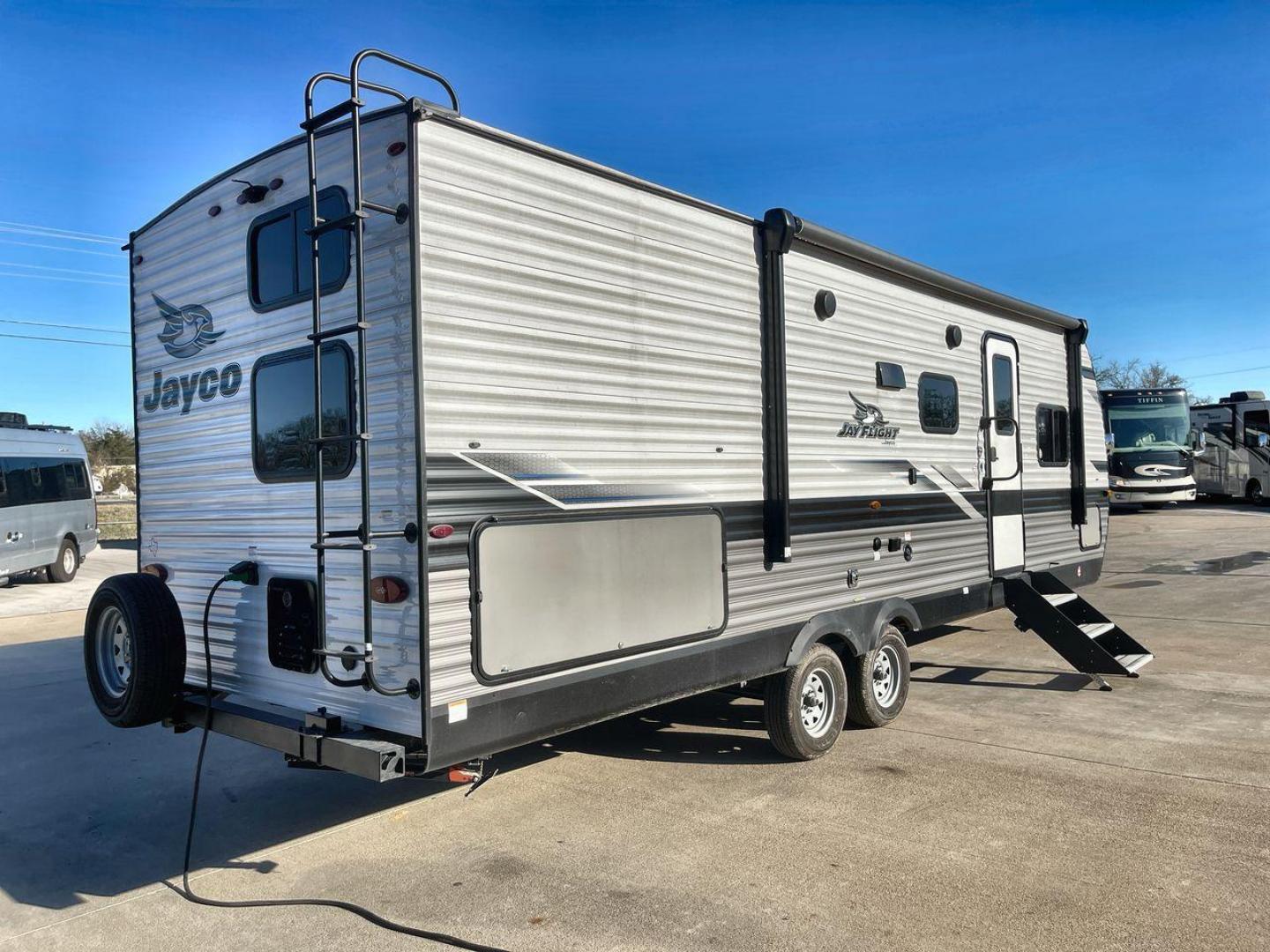 2023 JAYCO JAYFLIGHT 267BHS (1UJBC0BP0P1) , located at 4319 N Main Street, Cleburne, TX, 76033, (817) 221-0660, 32.435829, -97.384178 - Photo#24