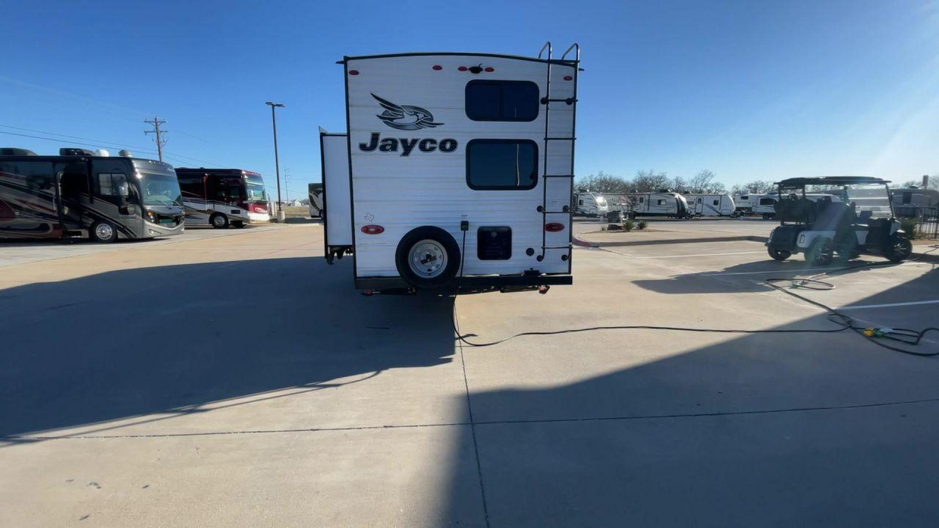 2023 JAYCO JAYFLIGHT 267BHS (1UJBC0BP0P1) , located at 4319 N Main Street, Cleburne, TX, 76033, (817) 221-0660, 32.435829, -97.384178 - Photo#8