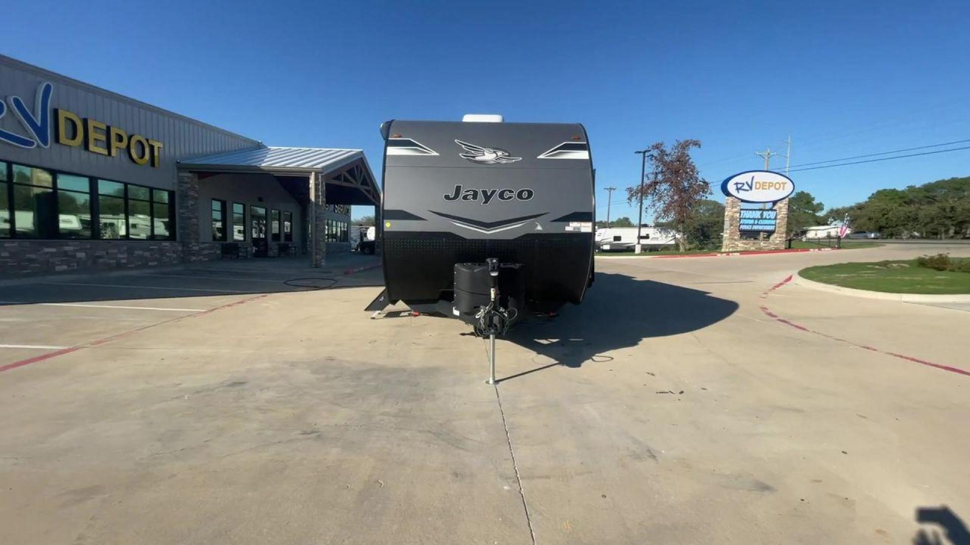 2023 JAYCO JAYFLIGHT 324BDS (1UJBC0BT8P1) , Length: 36.33 ft.| Dry Weight: 7,665 lbs. | Gross Weight: 9,000 lbs.| Slides: 2 transmission, located at 4319 N Main Street, Cleburne, TX, 76033, (817) 221-0660, 32.435829, -97.384178 - The 2023 Jay Flight 324BDS isn't just a travel trailer; it's your adventure-ready home on wheels. Meticulously crafted by Jayco, renowned for their dedication to quality and innovation, this rig caters to families and explorers alike, offering spacious comfort and thoughtful features for an unforget - Photo#4