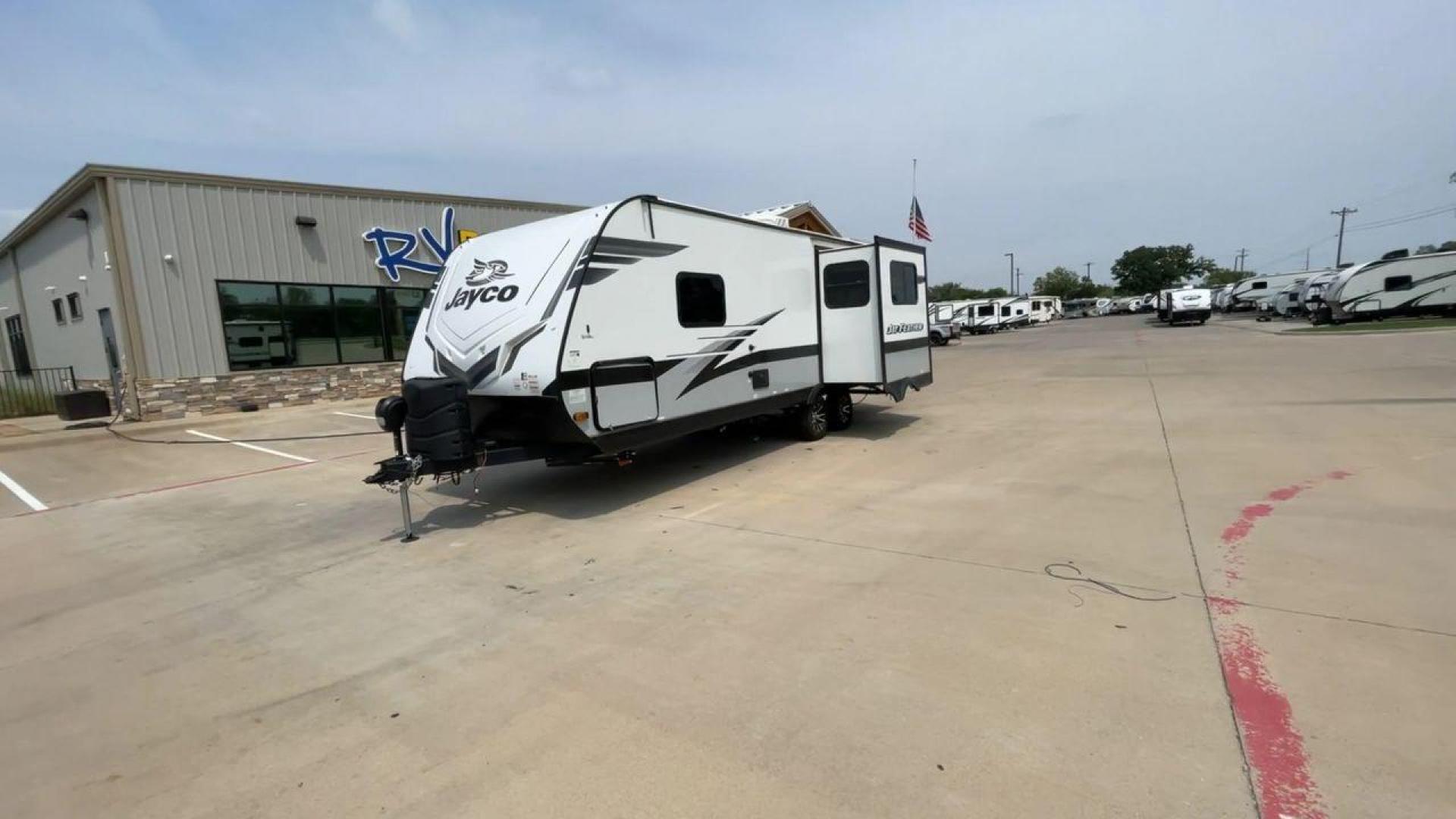 2023 JAYCO JAY FEATHER 24RL (1UJBB0BN6P1) , Length: 28.58 ft. | Dry Weight: 5,325 lbs. | Gross Weight: 6,600 lbs. | Slides: 1 transmission, located at 4319 N Main Street, Cleburne, TX, 76033, (817) 221-0660, 32.435829, -97.384178 - Photo#5