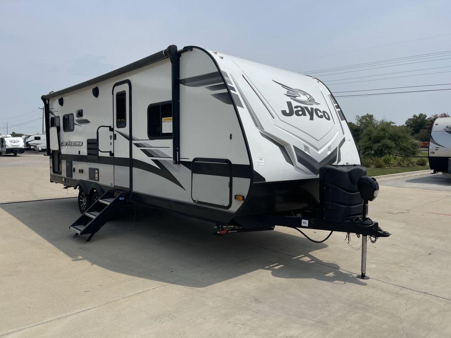 2023 JAYCO JAY FEATHER 24RL (1UJBB0BN6P1) , Length: 28.58 ft. | Dry Weight: 5,325 lbs. | Gross Weight: 6,600 lbs. | Slides: 1 transmission, located at 4319 N Main Street, Cleburne, TX, 76033, (817) 221-0660, 32.435829, -97.384178 - Photo#23