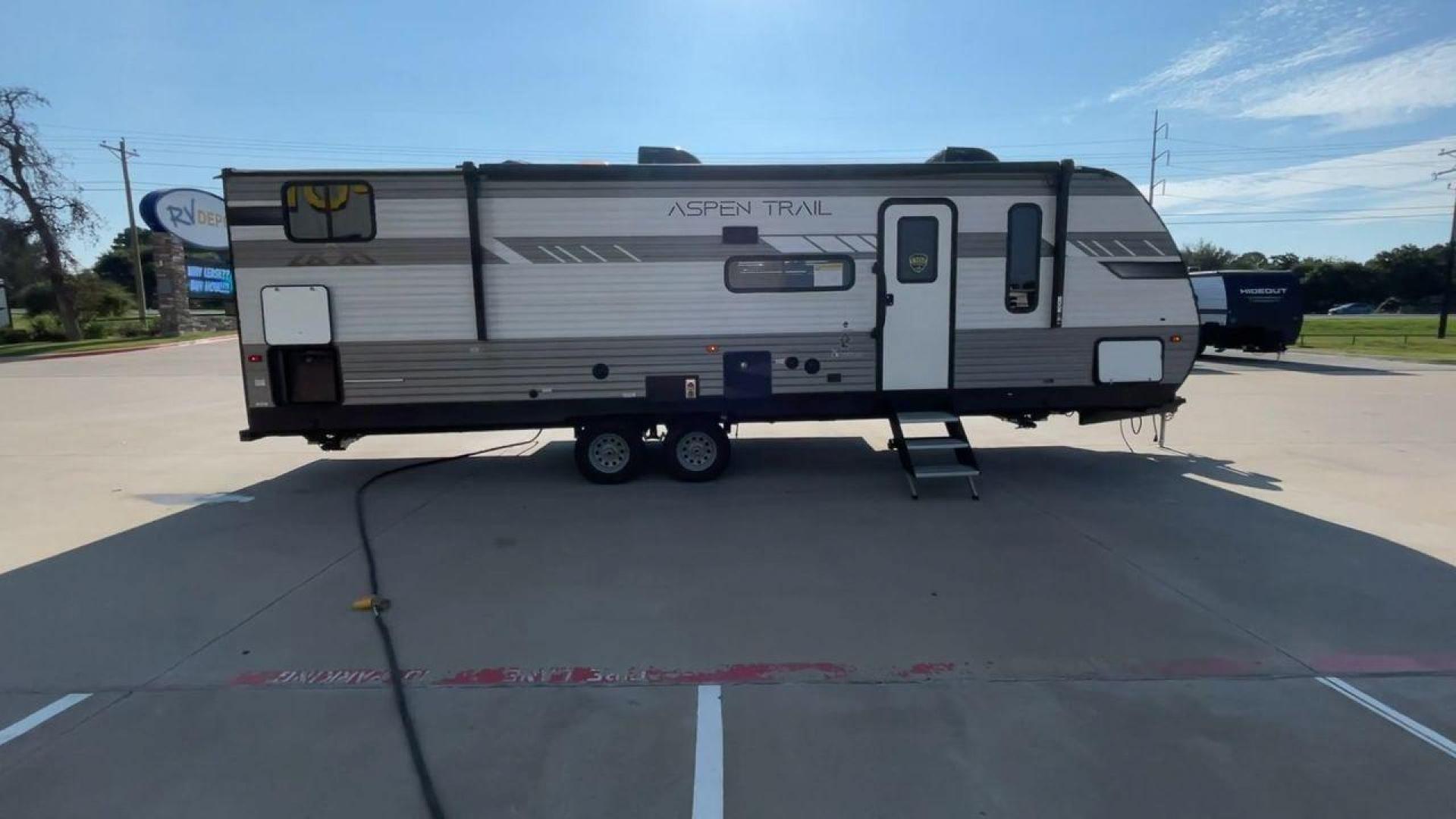 2023 KEYSTONE ASPEN TRAIL 2910BHSL (4YDTATN22P8) , Length: 33.25 ft. | Dry Weight: 6,639 lbs. | Slides: 1 transmission, located at 4319 N Main Street, Cleburne, TX, 76033, (817) 221-0660, 32.435829, -97.384178 - Photo#2