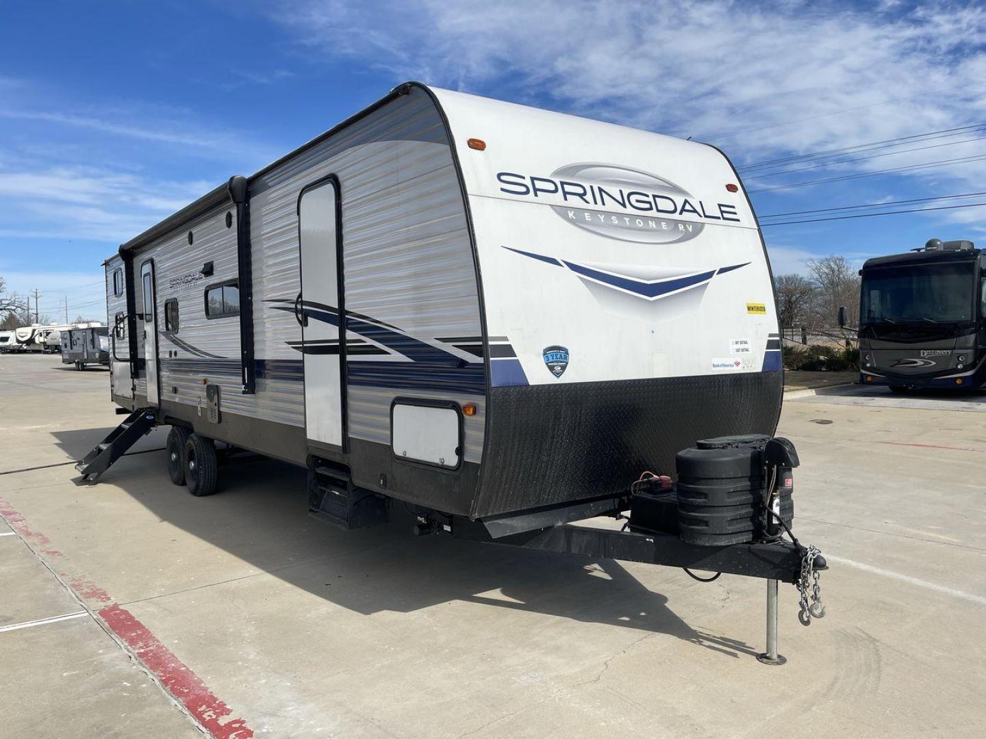 2023 KEYSTONE SPRINGDALE 335BH (4YDTSGR22P3) , Length: 37.75 ft. | Dry Weight: 8,131 lbs. | Gross Weight: 11,200 lbs. | Slides: 1 transmission, located at 4319 N Main Street, Cleburne, TX, 76033, (817) 221-0660, 32.435829, -97.384178 - Photo#23