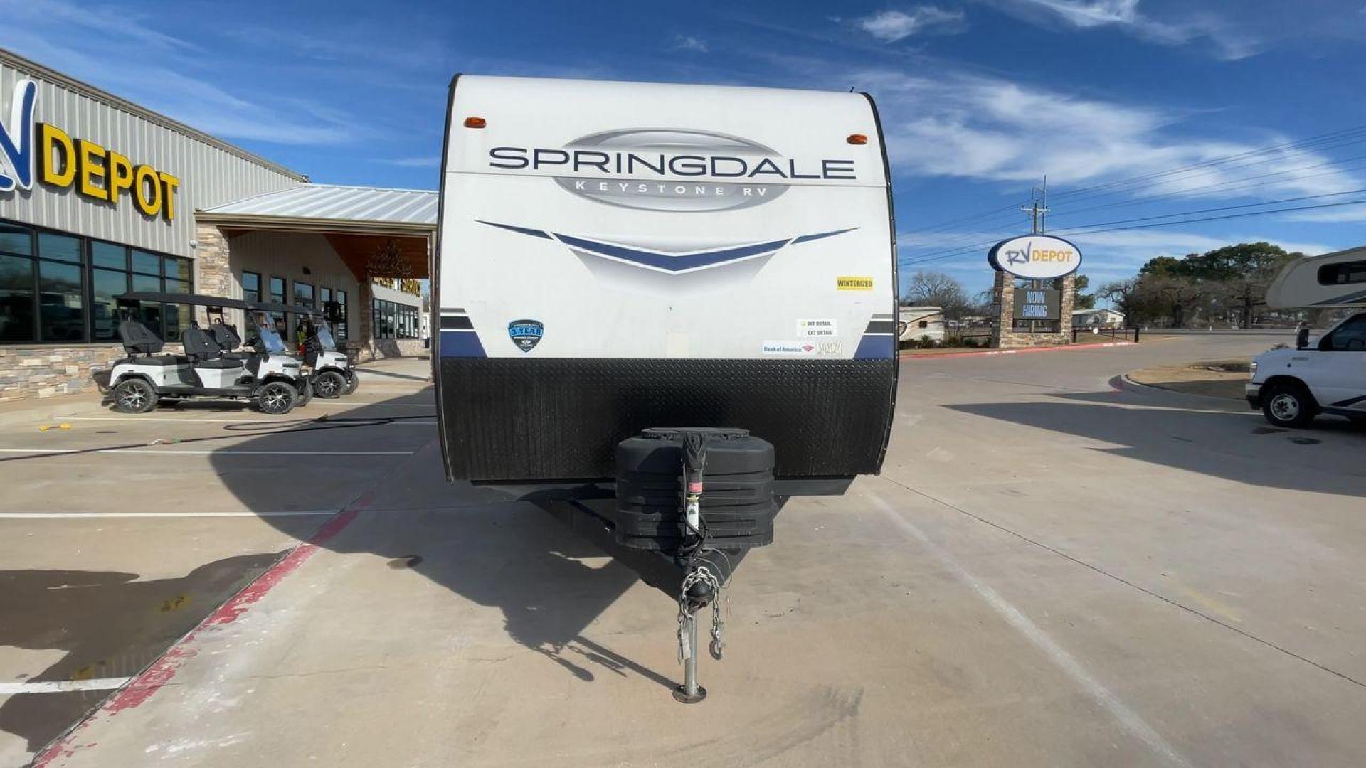 2023 KEYSTONE SPRINGDALE 335BH (4YDTSGR22P3) , Length: 37.75 ft. | Dry Weight: 8,131 lbs. | Gross Weight: 11,200 lbs. | Slides: 1 transmission, located at 4319 N Main Street, Cleburne, TX, 76033, (817) 221-0660, 32.435829, -97.384178 - Photo#4