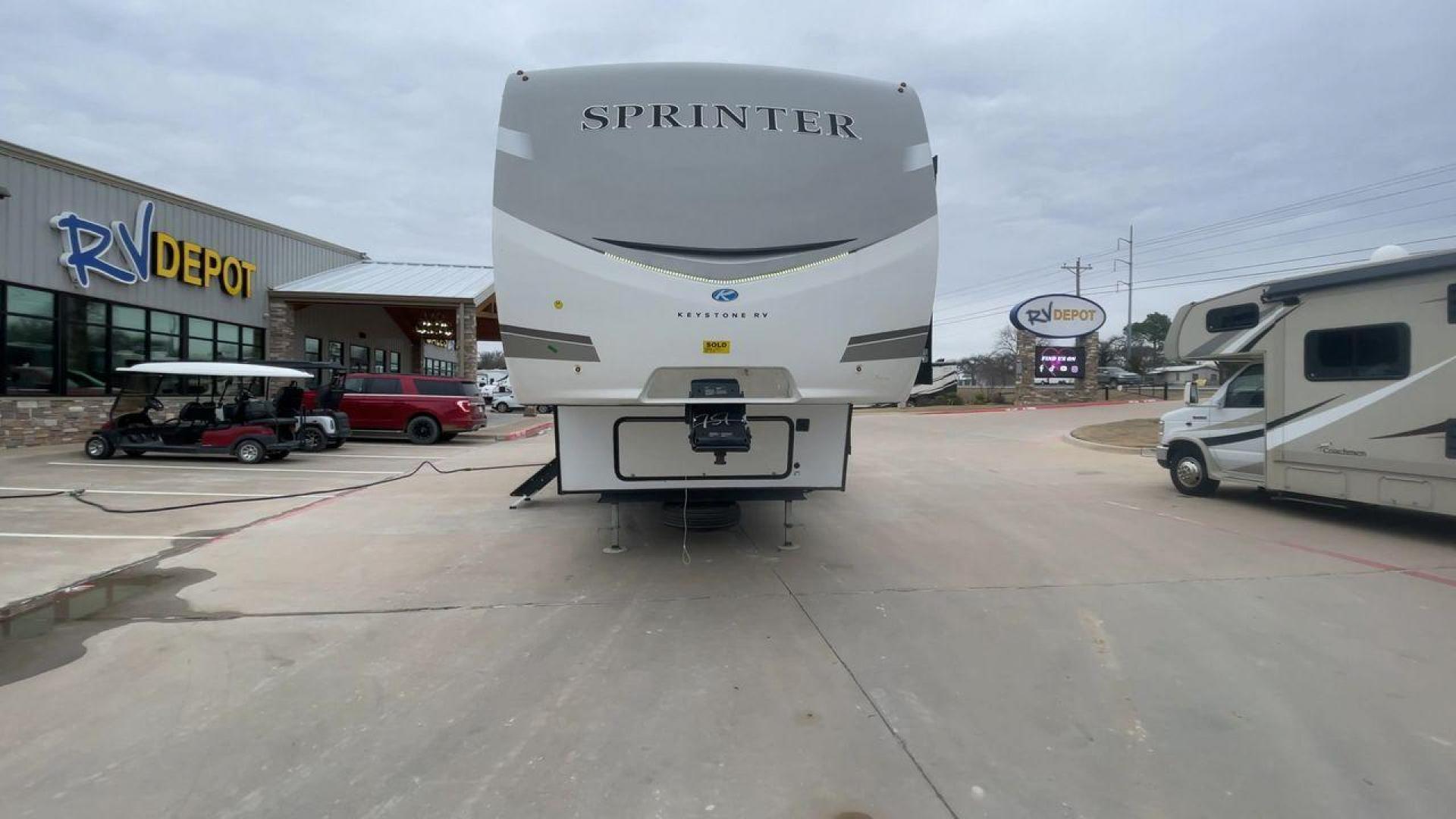 2023 KEYSTONE SPRINTER 35BH (4YDFSTT22P1) , Length: 39.75 ft. | Dry Weight: 11,485 lbs. | Gross Weight: 14,000 lbs. | Slides: 3 transmission, located at 4319 N Main Street, Cleburne, TX, 76033, (817) 221-0660, 32.435829, -97.384178 - Photo#4