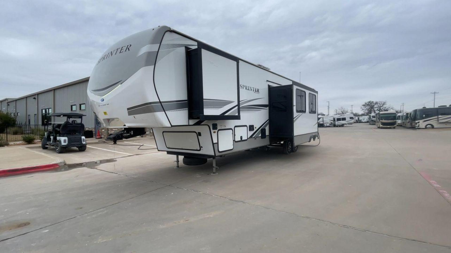 2023 KEYSTONE SPRINTER 35BH (4YDFSTT22P1) , Length: 39.75 ft. | Dry Weight: 11,485 lbs. | Gross Weight: 14,000 lbs. | Slides: 3 transmission, located at 4319 N Main Street, Cleburne, TX, 76033, (817) 221-0660, 32.435829, -97.384178 - Photo#5