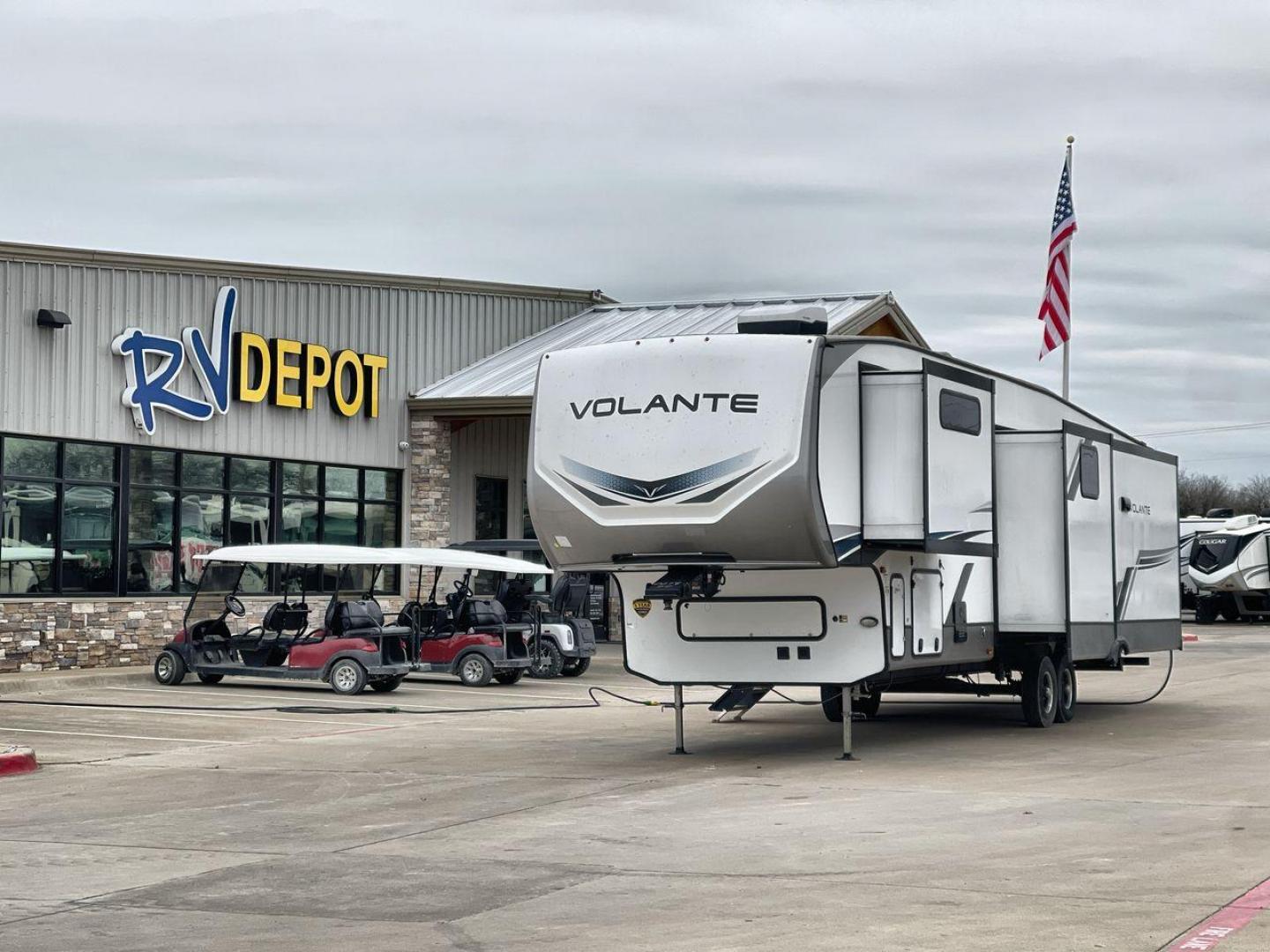 2023 KEYSTONE VOLANTE 375MD (4YDFVLU25P6) , Length: 41.67 ft | Dry Weight: 11,564 lbs | Gross Weight: 14,466 lbs | Slides: 4 transmission, located at 4319 N Main Street, Cleburne, TX, 76033, (817) 221-0660, 32.435829, -97.384178 - Photo#0