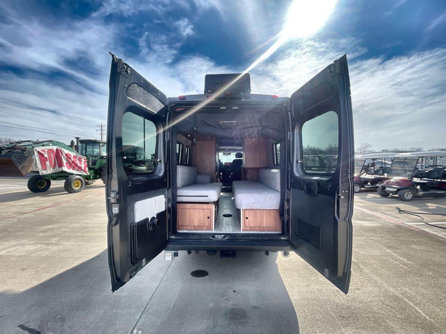 2023 ROADTREK 190 PROMASTER (3C6MRVJGXNE) , located at 4319 N Main Street, Cleburne, TX, 76033, (817) 221-0660, 32.435829, -97.384178 - Photo#30