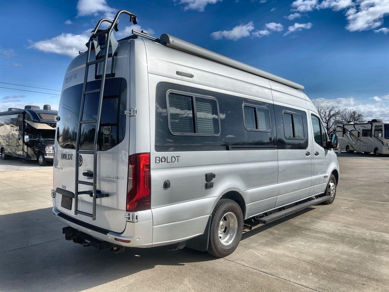 RV Depot - 2020 WINNEBAGO BOLDT 70BL Cleburne TX 15633 26 2020_WINNEBAGO BOLDT 70BL Class B Motorhome