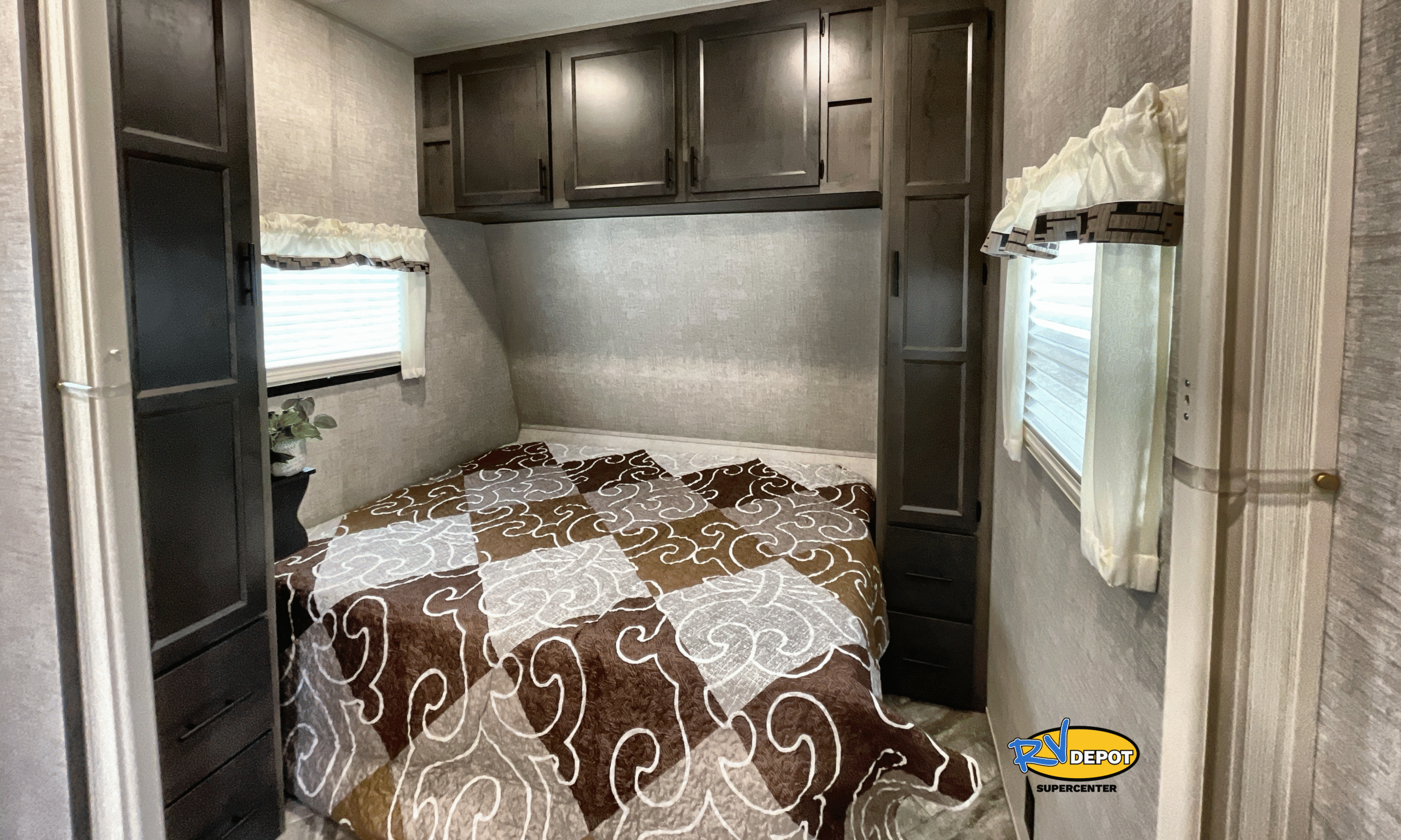 RV Depot - 2025 HL ENTERPRISES PREMIER 38 BEDROOM BUMPER PULL RV scaled 2025 HL ENTERPRISES PREMIER 38 -BEDROOM- BUMPER PULL RV