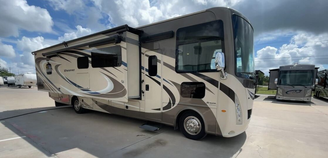 RV Depot - ed47e57c84df9b6cae90d02a1f11c731afa406ba original e1753903776863 2018 Thor Windsport 34R - motorhome rv - exterior